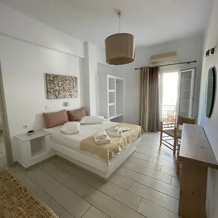 Asteras Antiparos Town