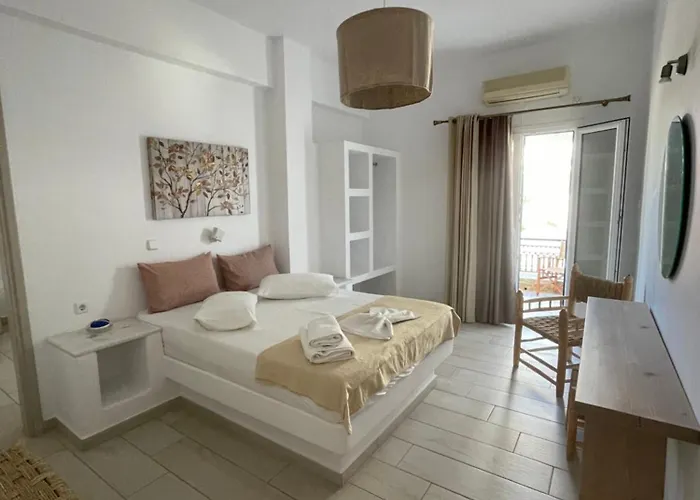 Asteras Antiparos Town